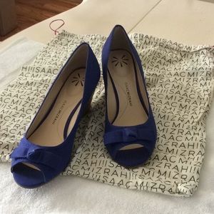 Issac Mizrahi open toe wedge